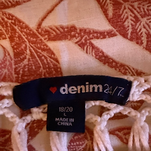 Denim 24/7 Cream Crochet Top - Picture 2 of 2